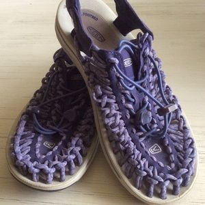 Keen Uneek lavender sandals. W Sz 7 cord lace up.